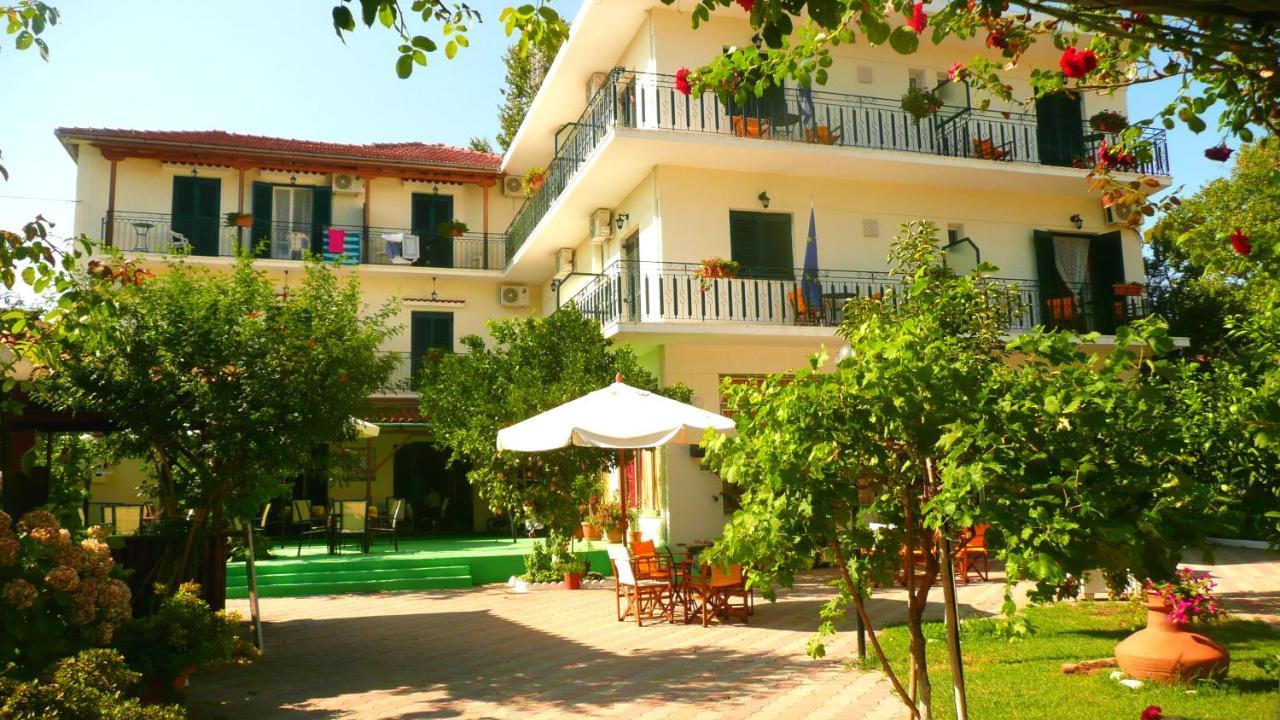 Des Roses Hotel Platanias  Exterior photo